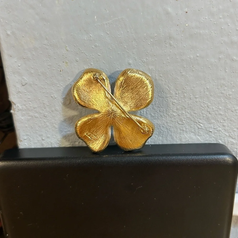 Vintage TRIFARI Crown Goldtone White Enamel Dogwood flower Shape Brooch Pin